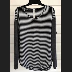 Lululemon Weekend Long Sleeve Black White Stripe Top Size 6